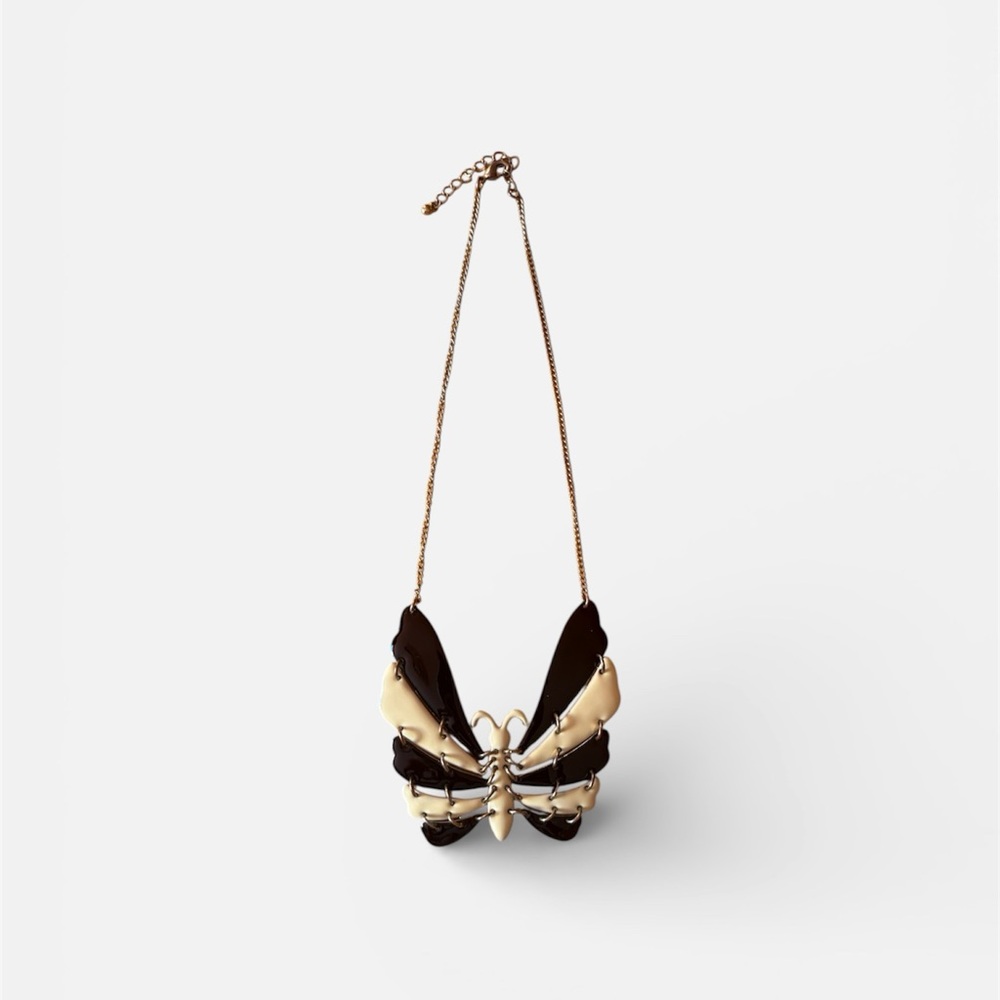 Elegant Butterfly Design Women's Necklace
